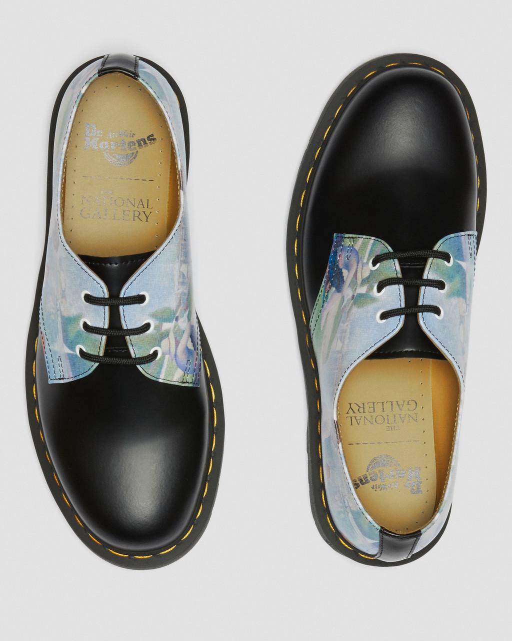 The National Gallery 1461 Bathers Shoes